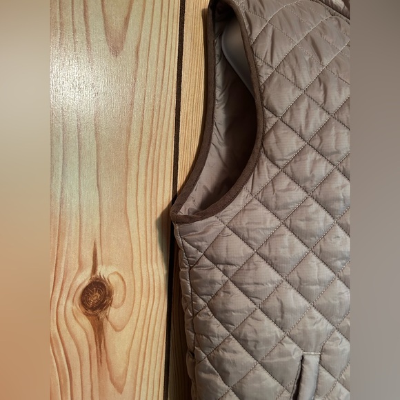 Southern Marsh Women’s Quilt Vest Burnt Taupe Size M Logo Full Zip Pockets Light - Picture 14 of 15